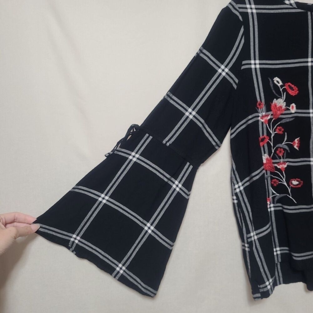 LOFT Embroidered Top Blouse Women Size M Floral Long Split Sleeve Rayon Black - Picture 3 of 9